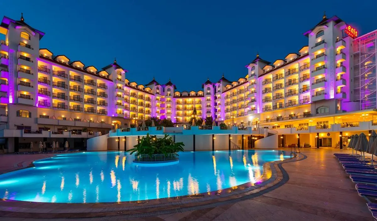 Serenis Hotel — hoofdfoto