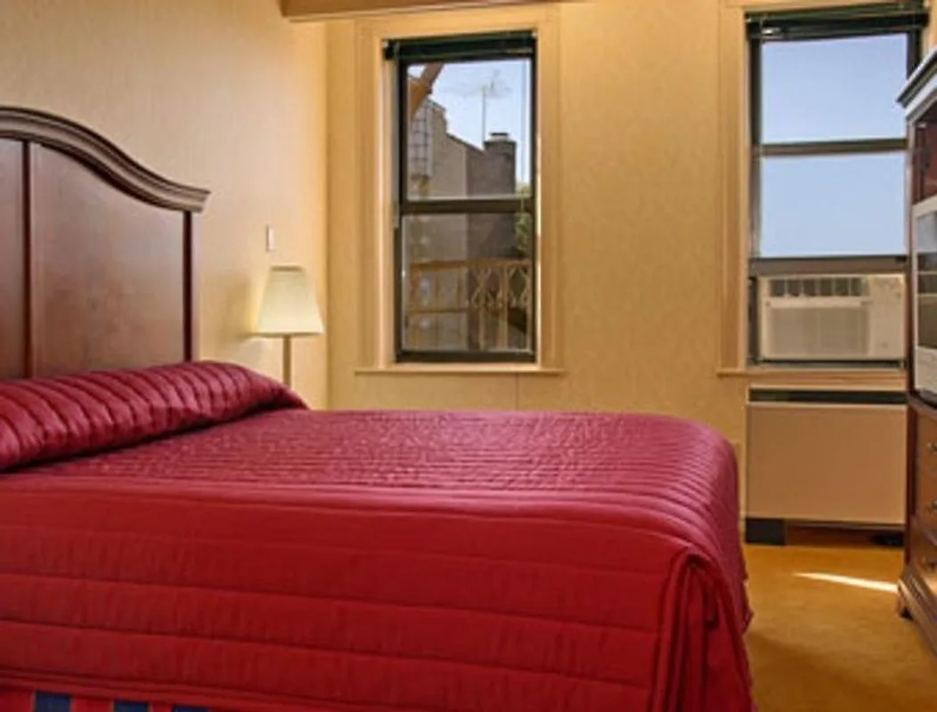 Ramada by Wyndham Jersey City — hoofdfoto
