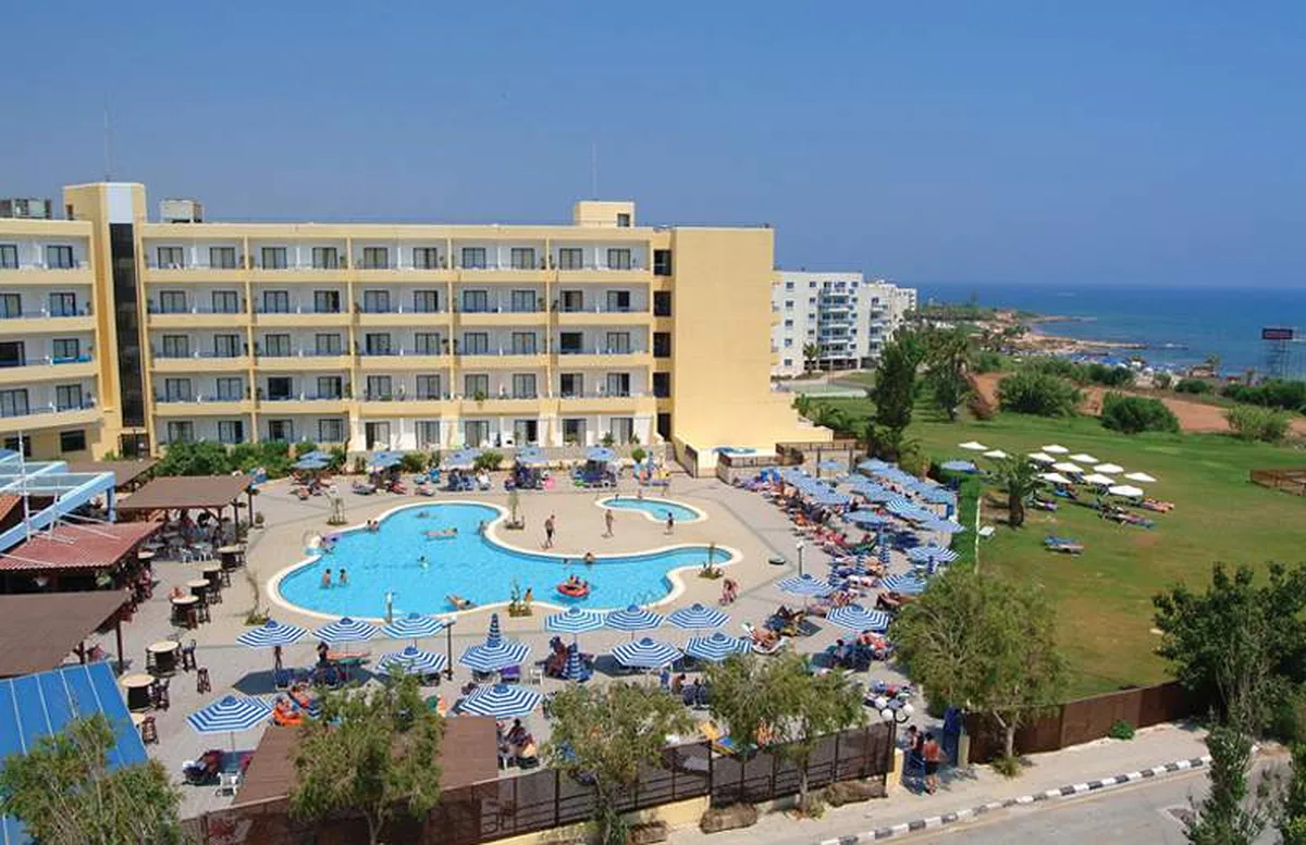 Odessa Beach Hotel — hoofdfoto