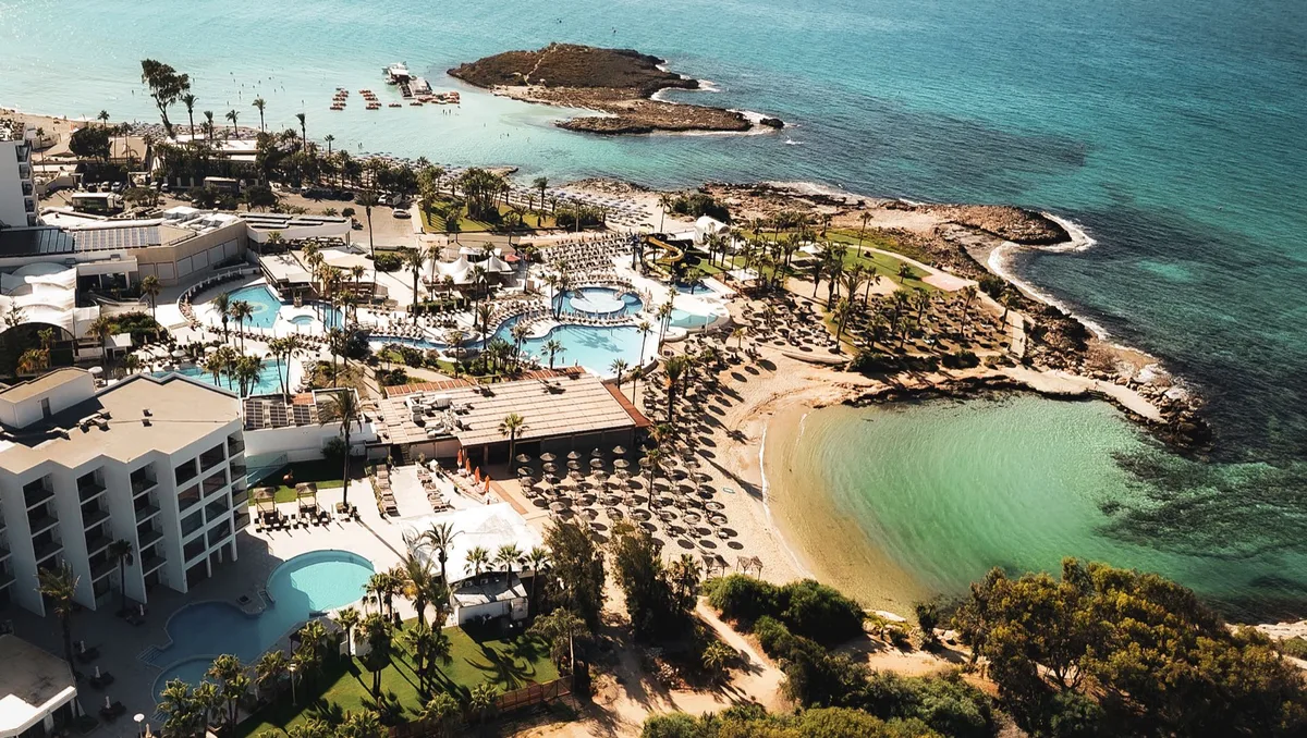 Adams Beach Hotel — hoofdfoto