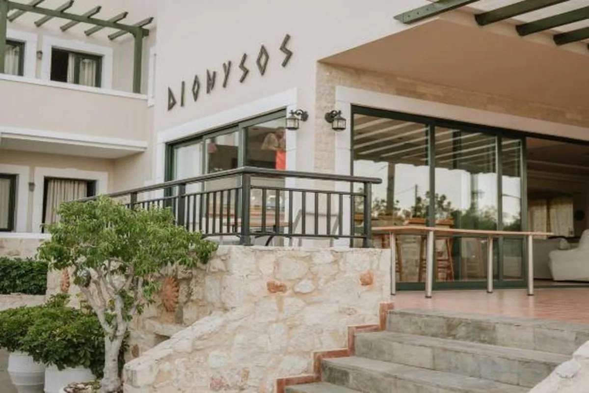 Dionysos Hotel Apartments & Studios — hoofdfoto