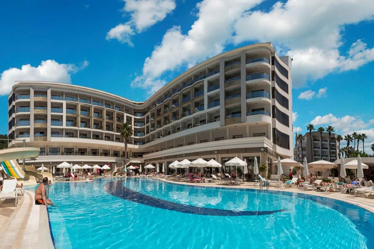 Golden Rock Beach Hotel — hoofdfoto