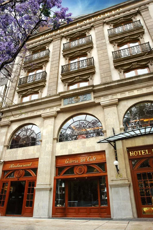 Emporio Reforma, hoofdfoto