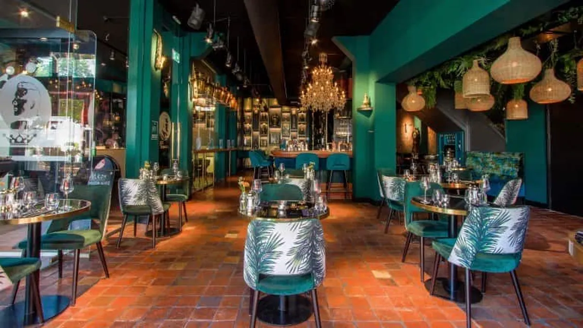 Ambassador City Centre Hotel — hoofdfoto