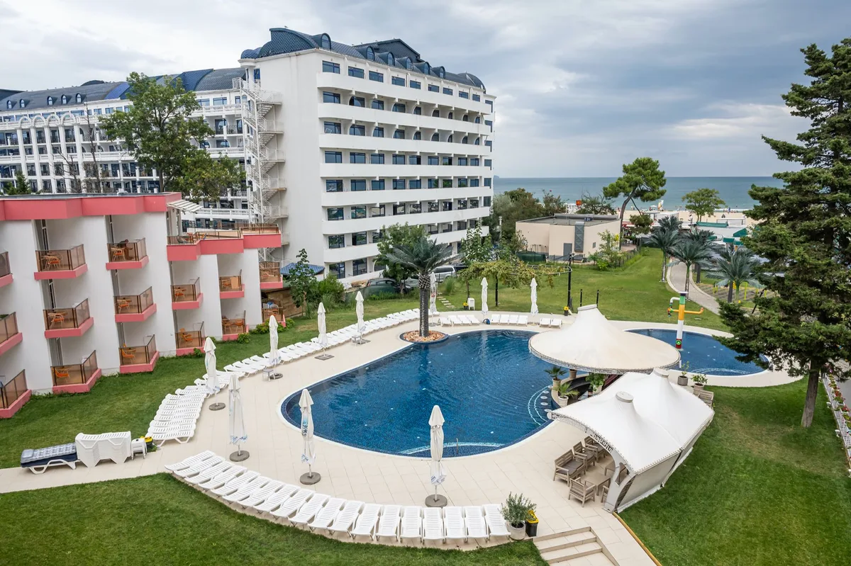 Flamingo Beach Hotel — hoofdfoto