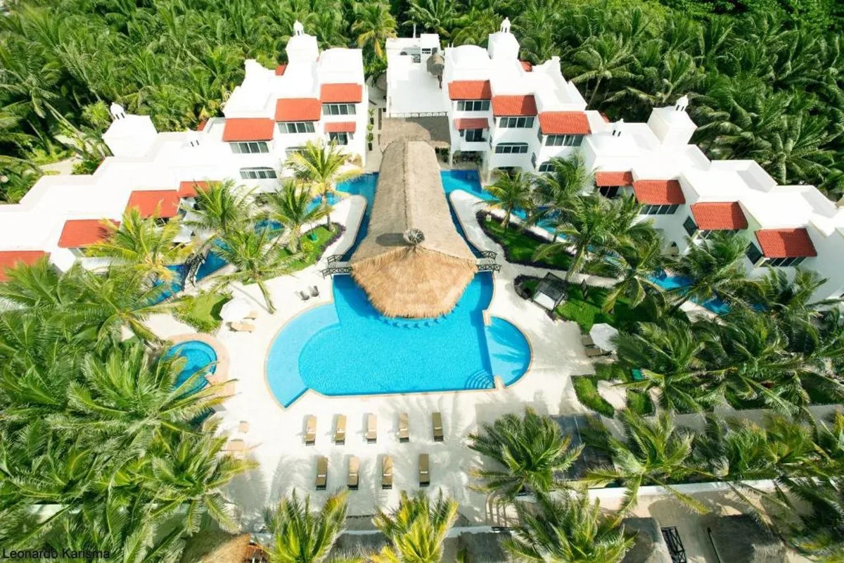 Hidden Beach Resort Au Naturel Club — hoofdfoto