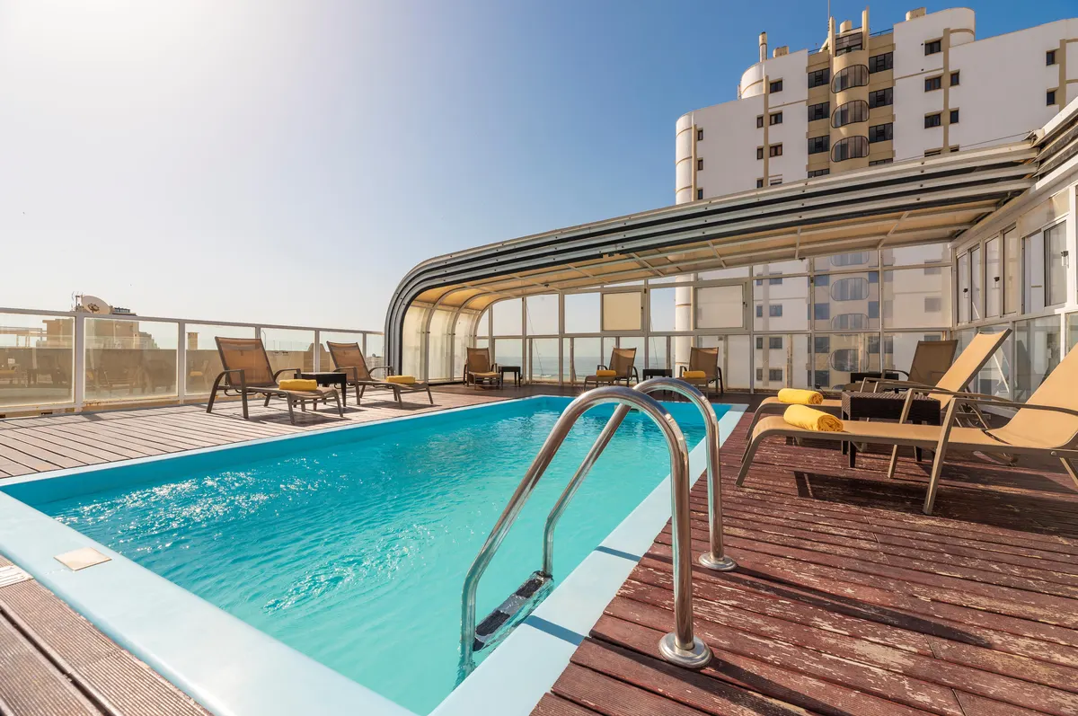 Baia Beach Hotel — hoofdfoto