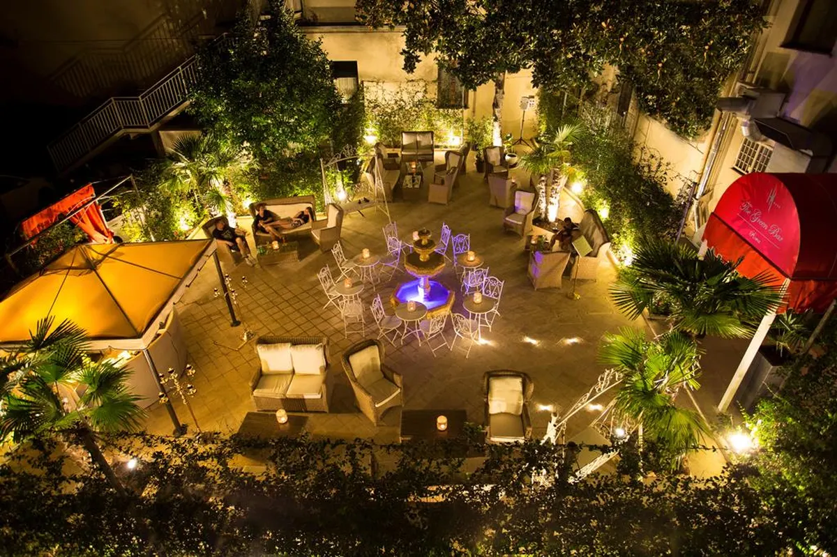 Milton — hoofdfoto