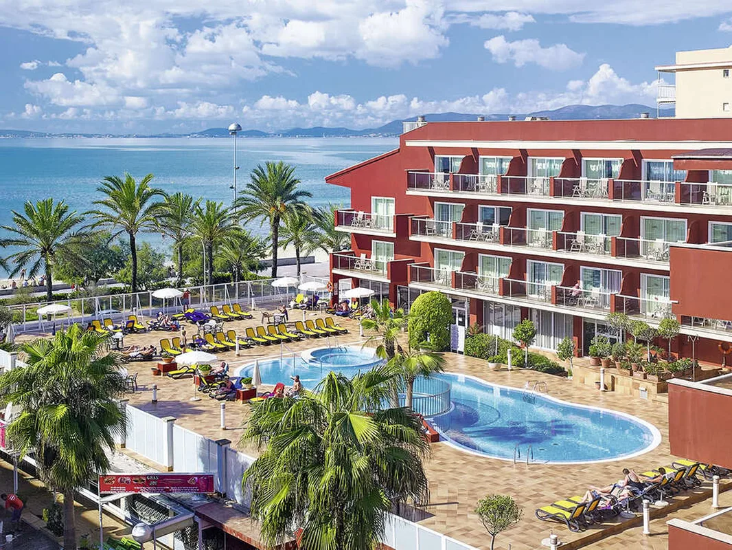 Universal Hotel Neptuno — hoofdfoto