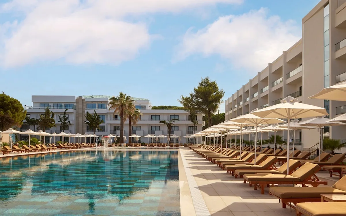 Sol Tropikal Durres — hoofdfoto