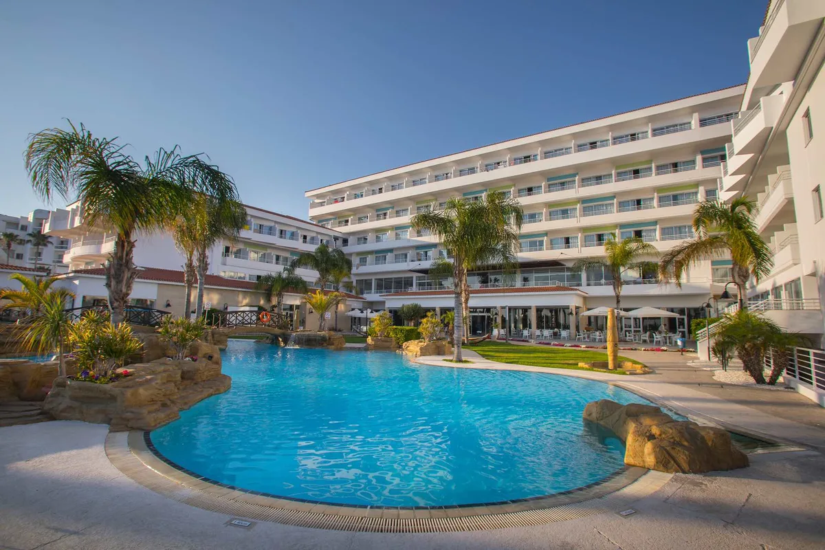 Leonardo Cypria Bay — hoofdfoto