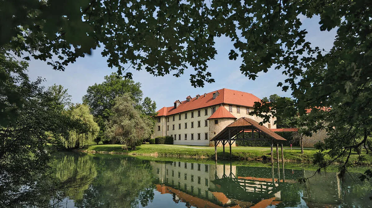 Hotel Grad Otocec — hoofdfoto