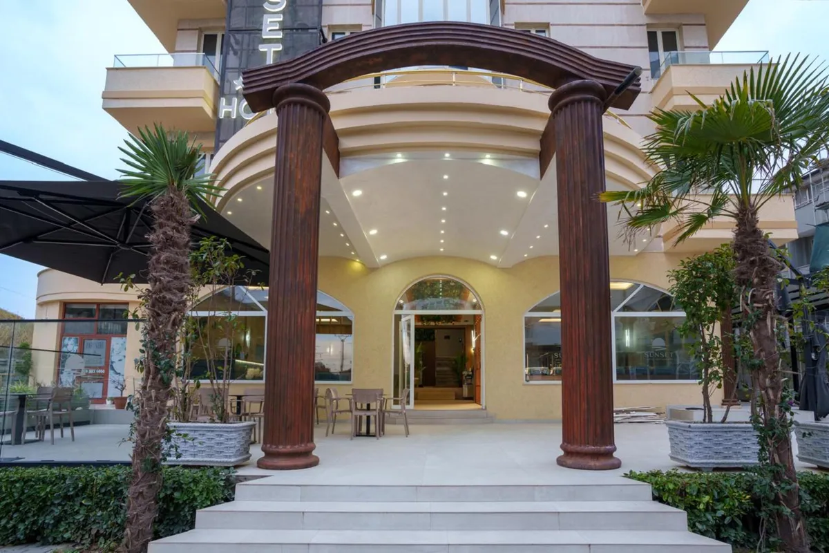 Sunset Hotel — hoofdfoto
