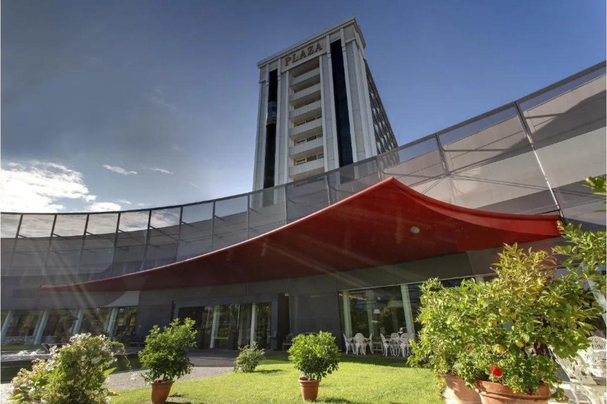 Panoramic Plaza, hoofdfoto