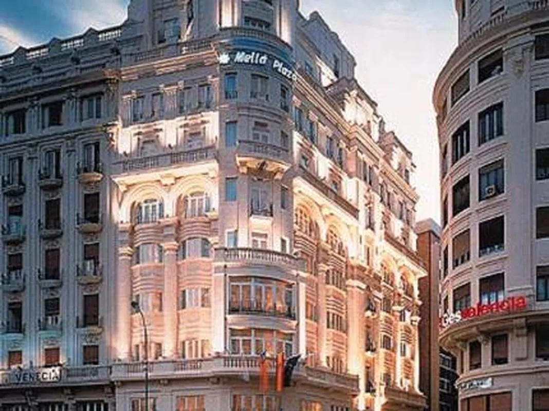 Meliá Plaza, hoofdfoto
