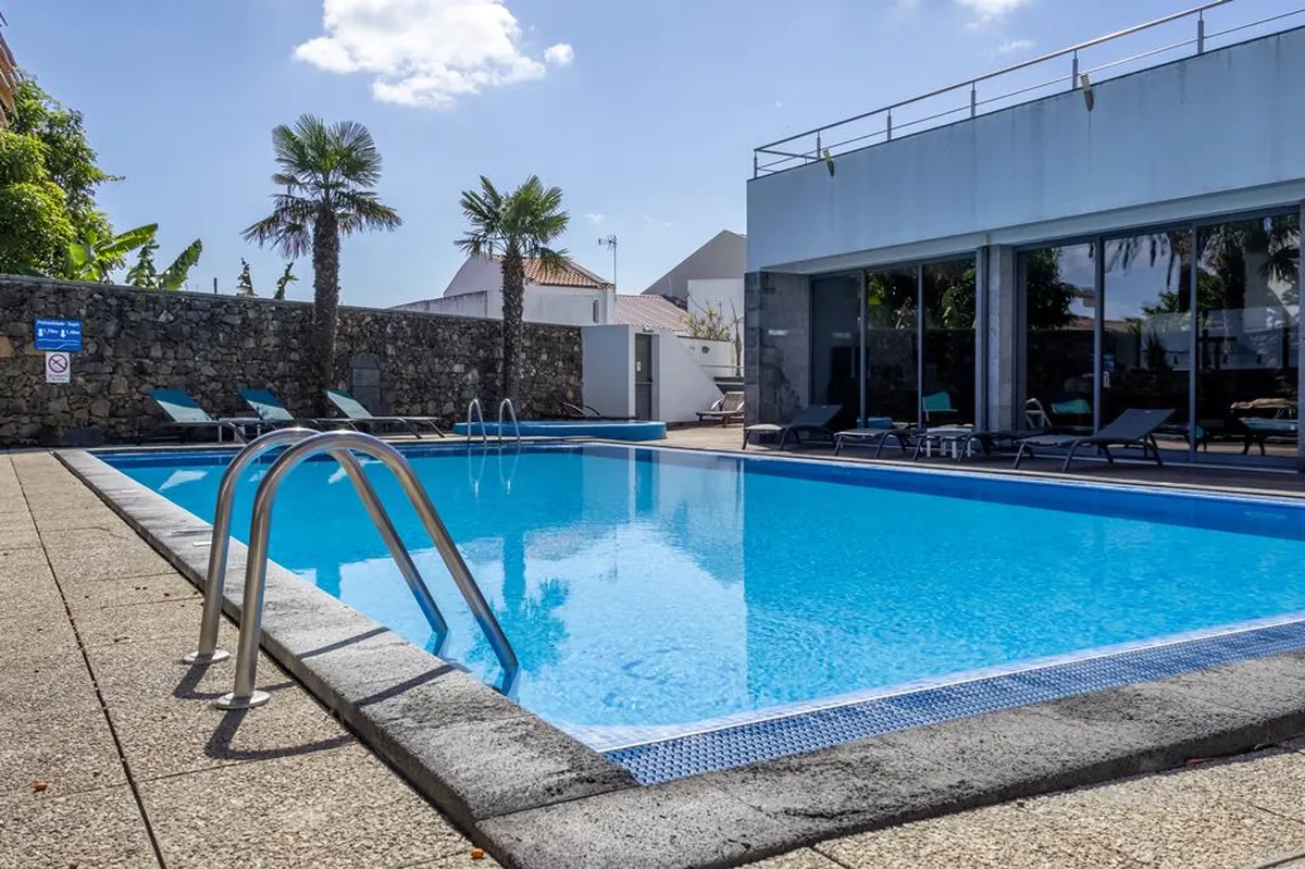 Antillia — hoofdfoto