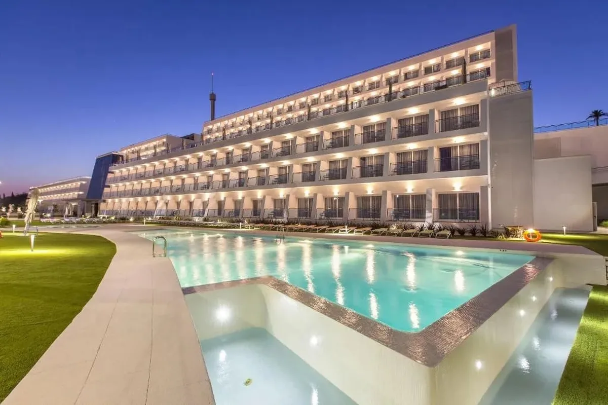 Grand Luxor Hotel, hoofdfoto