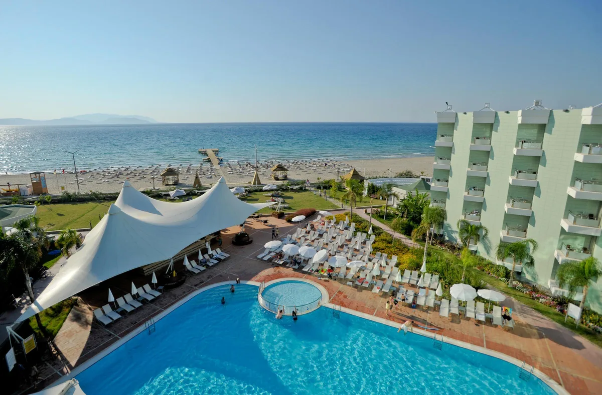 Grand Belish Hotel — hoofdfoto