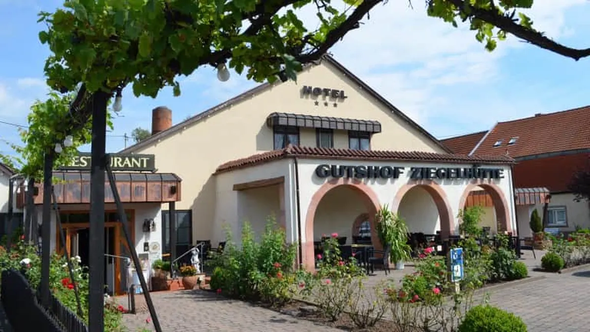 Gutshof Ziegelhütte — hoofdfoto