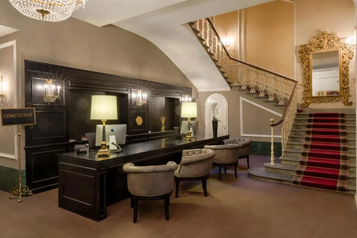 Plaza Hotel Lucchesi, hoofdfoto