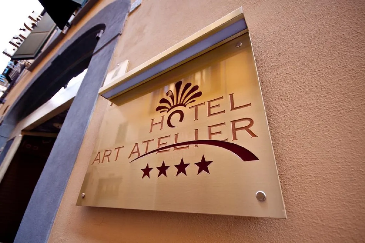 Art Atelier, hoofdfoto