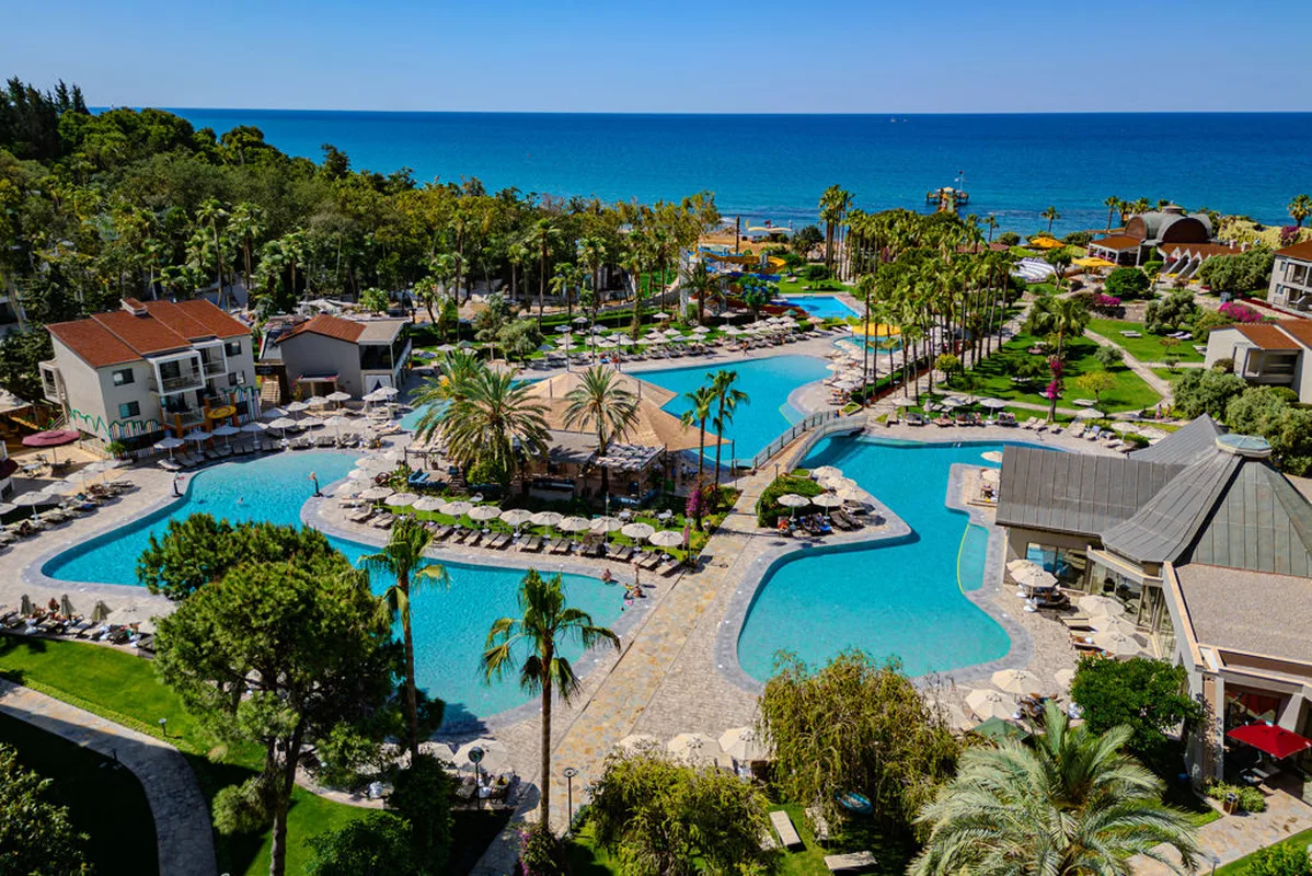 Arum Barut Collection — hoofdfoto