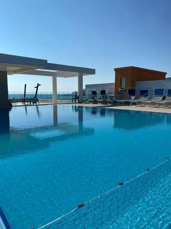 Hotel Triumf, hoofdfoto