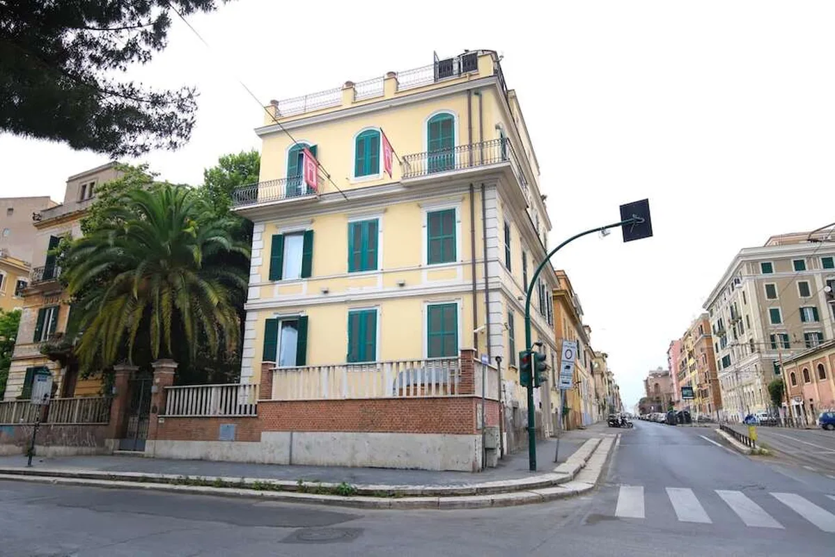Hotel Latinum — hoofdfoto