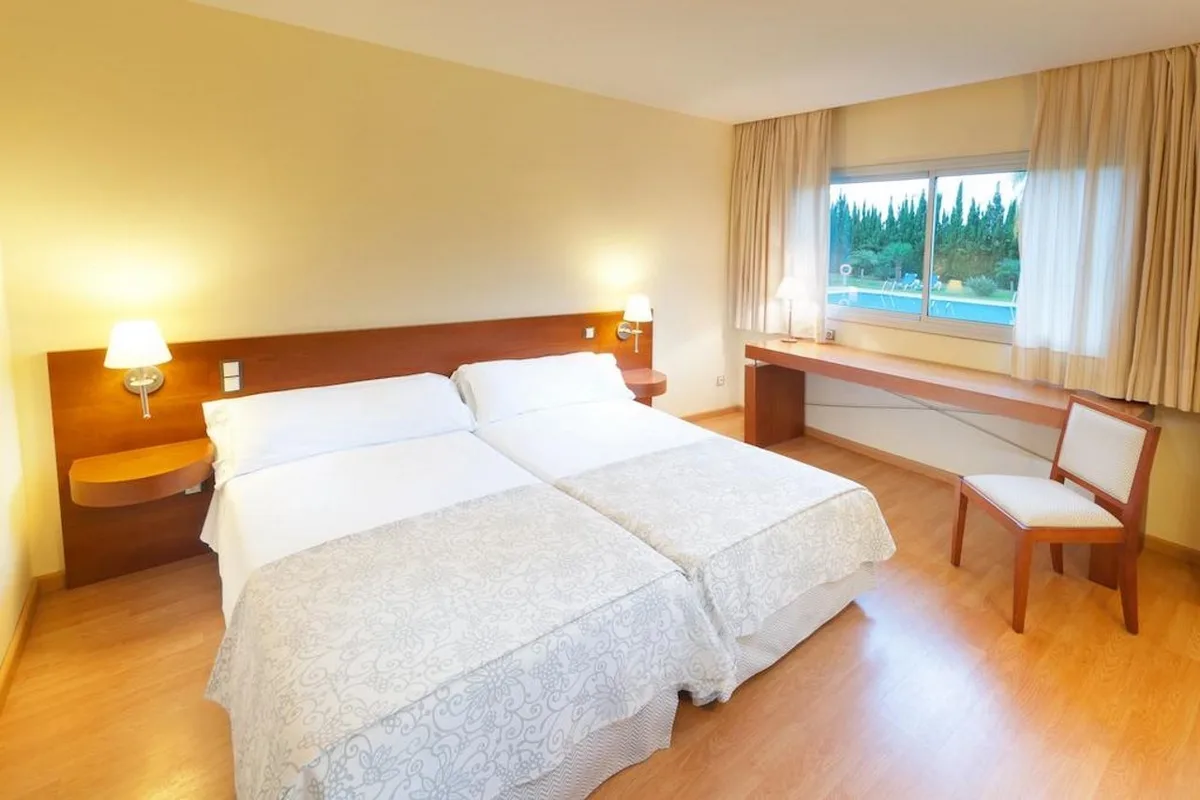 Ramada by Wyndham Valencia Almussafes — hoofdfoto