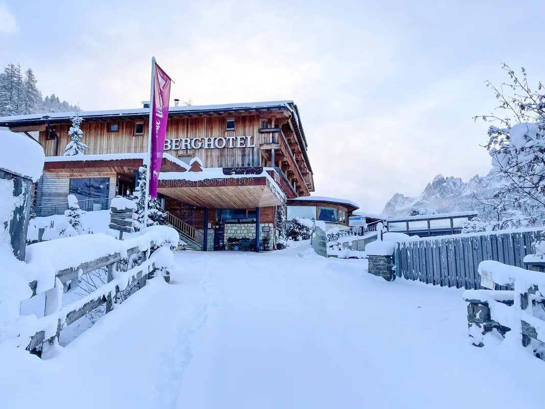 Berghotel — hoofdfoto