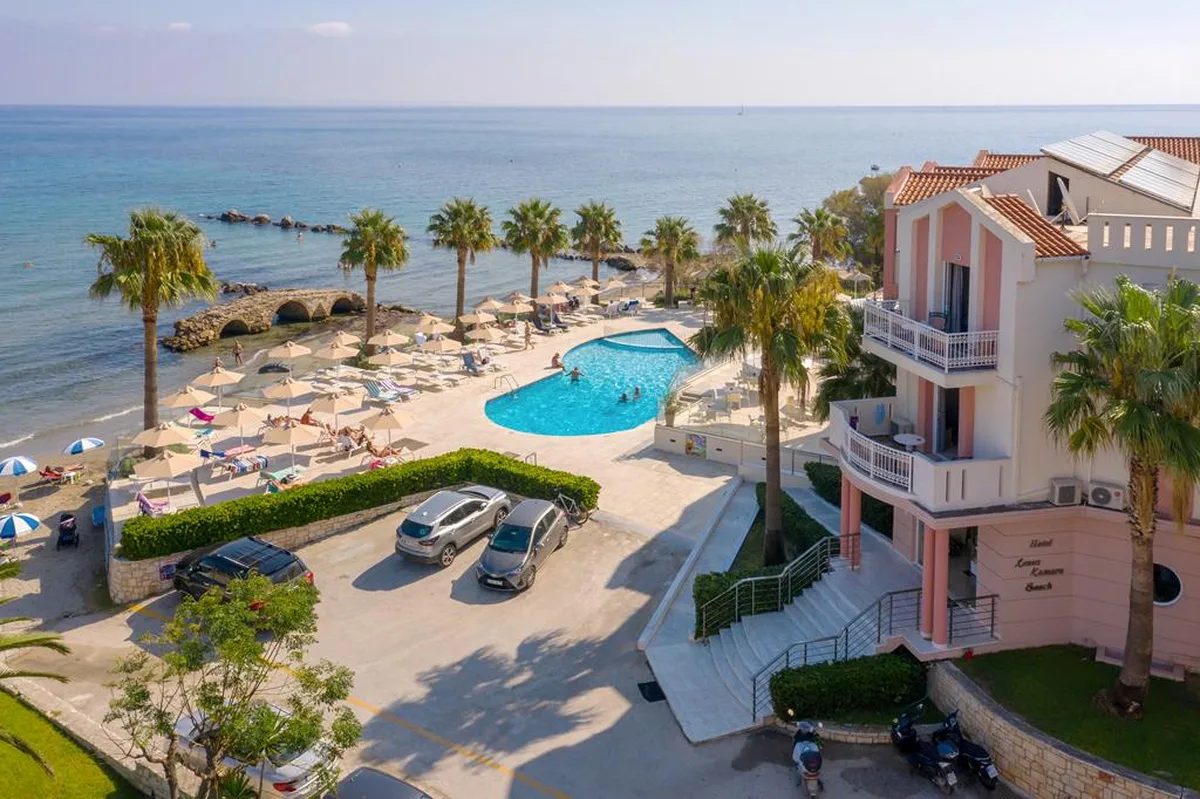 Xenos Kamara Beach — hoofdfoto