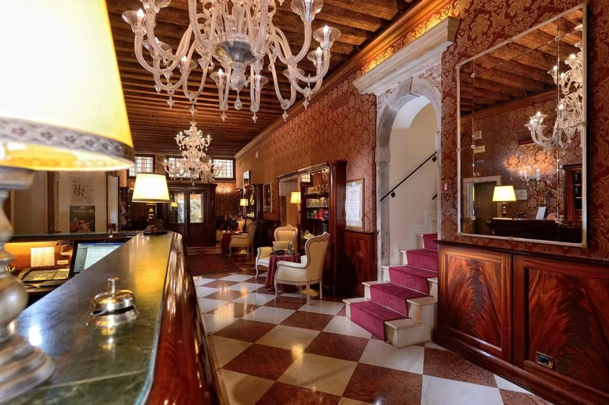 Duodo Palace, hoofdfoto