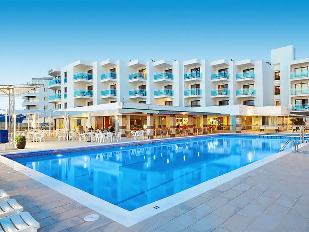 Aparthotel Nereida — hoofdfoto