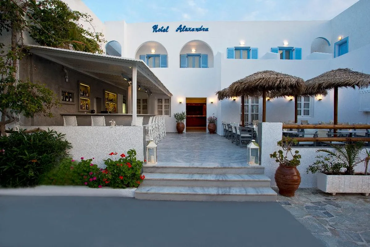 Alexandra Hotel & Apartments — hoofdfoto