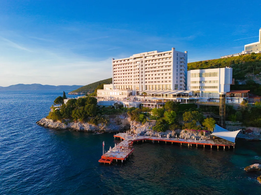 Hotel Korumar De Luxe — hoofdfoto