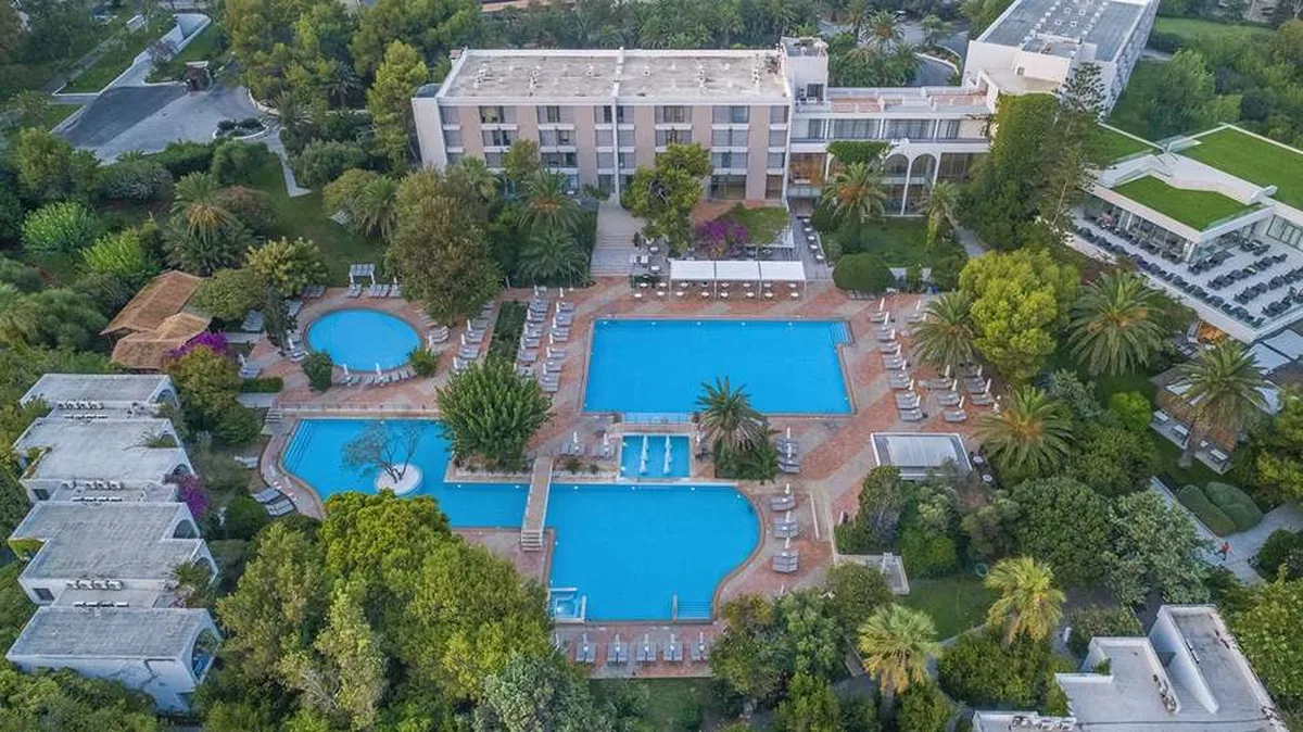 Caravia Beach Hotel — hoofdfoto