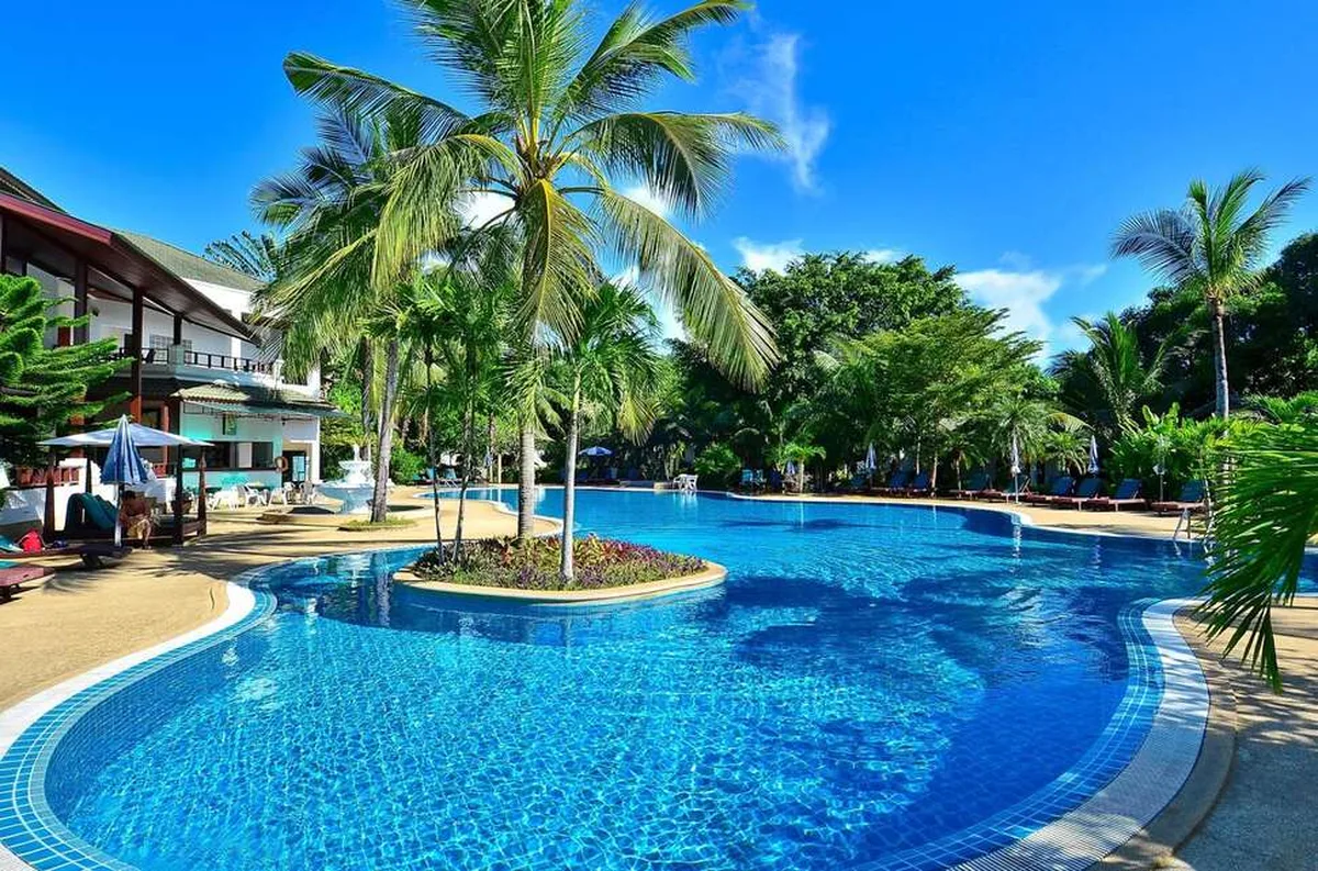 First Bungalow Beach Resort — hoofdfoto