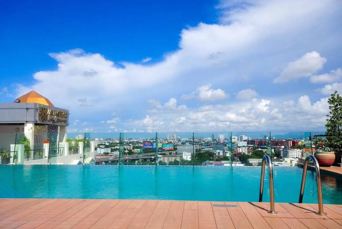 Al Meroz Bangkok — hoofdfoto