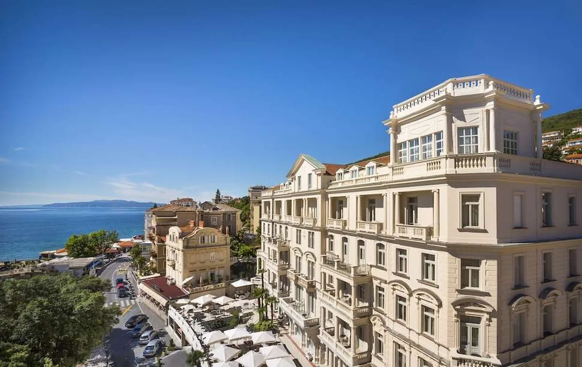 Hotel Palace Bellevue — hoofdfoto