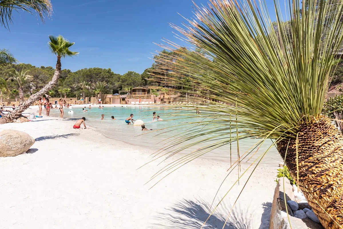 Camping La Pierre Verte — hoofdfoto