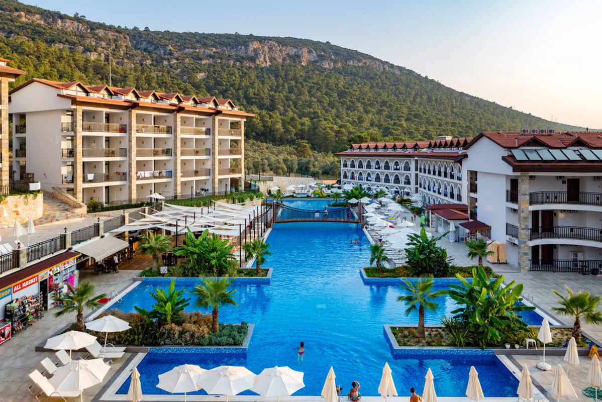 Ramada Resort Akbuk — hoofdfoto
