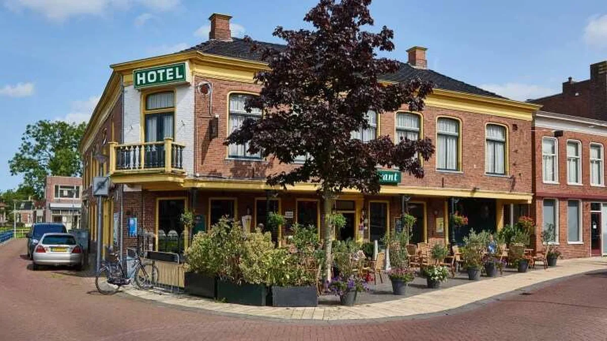 Hotel 't Gemeentehuis Bedum — hoofdfoto