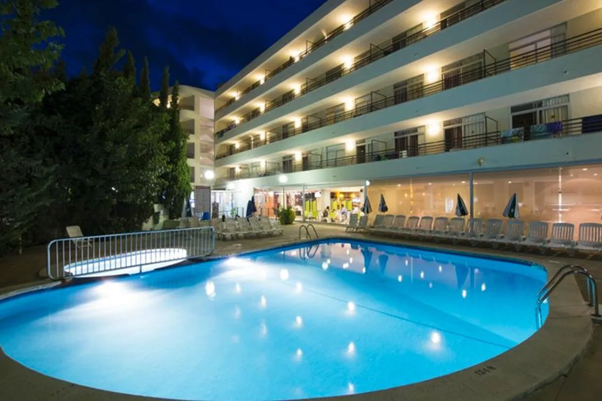Aparthotel Esmeraldas — hoofdfoto
