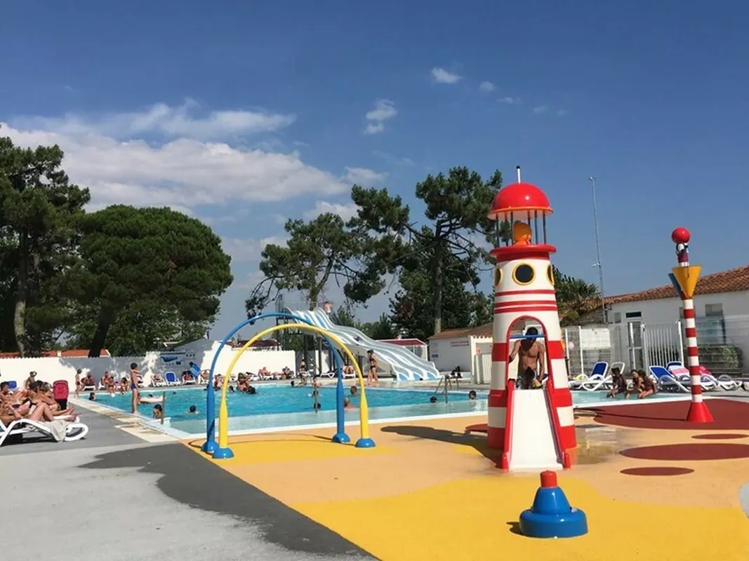 Flower Camping L Escale Du Perthuis — hoofdfoto