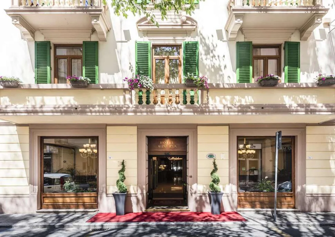 Minerva Palace — hoofdfoto