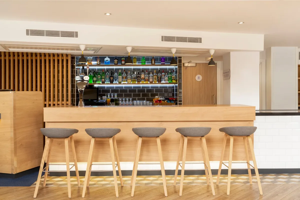 Hotel Holiday Inn Express Edinburgh City Centre — hoofdfoto