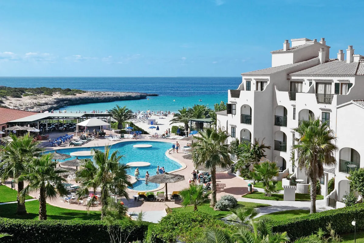 Fergus Style Carema Beach — hoofdfoto