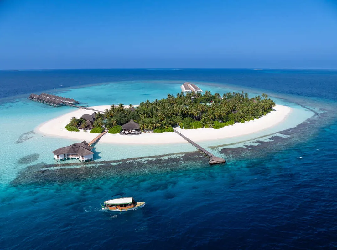 Angaga Island Resort & Spa — hoofdfoto