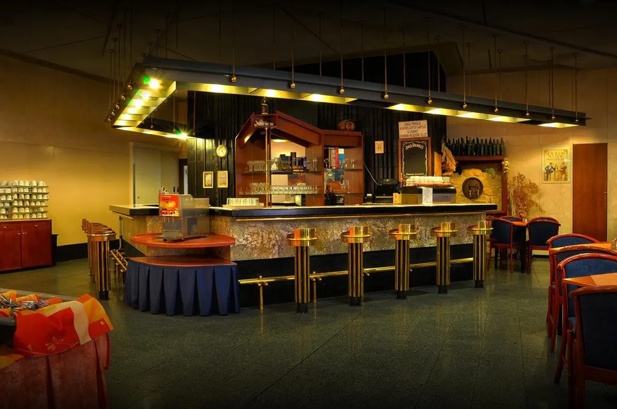 Olympik Tristar — hoofdfoto