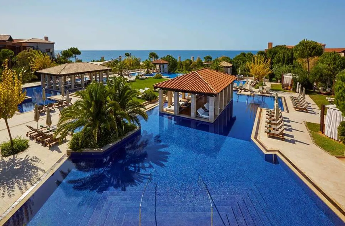 The Romanos a Luxury Collection Resort — hoofdfoto